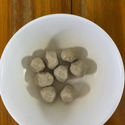 ลูกชิ้นเนื้อลวก