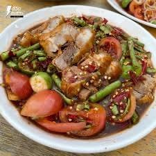 เหลาหมูกรอบ