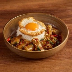 ข้าวกะเพราเอ็นเนื้อตุ๋น