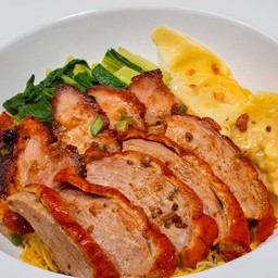 บะหมี่เกี๊ยวกุ้งเป็ดหมูแดง