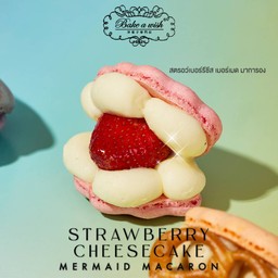 Strawberry Cheesecake Macaron
