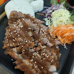 ข้าวหน้าสเต็กสันคอหมู