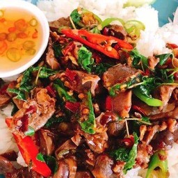 ผัดกระเพราของป่า