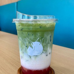 มัทฉะลาเต้สตอเบอรี่