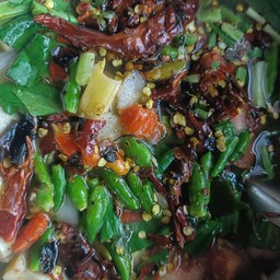 ต้มยำทะเลน้ำใส