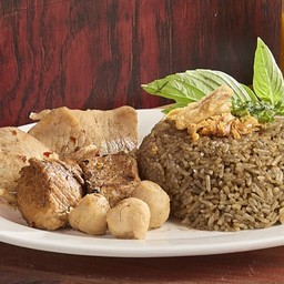 ข้าวผัดก๋วยเตี๋ยวเรือหมู