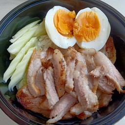 หมูทอดน้ำจิ้มแจ่ว