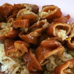 ไส้หมูพะโล้ ราดข้าว