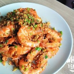 กุ้งคั่วพริกเกลือราดข้าว