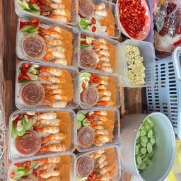ข้าวหน้ากุ้งแกะ 11 ตัว