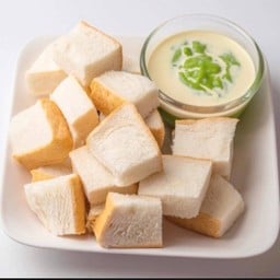 ขนมปังนึ่ง สังขยาใบเตย