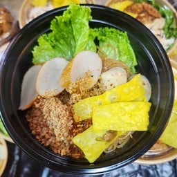 มี-หมี่-มี่ หมี่คลุกไก่ฉีก ก๋วยเตี๋ยวแห้ง สาขาตลาดอยู่สอาด
