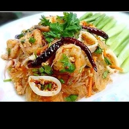 ลาบวุ่นเส้นทะเล
