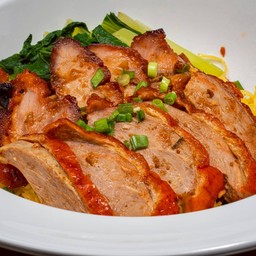 บะหมี่เป็ดหมูแดง