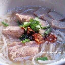 ก๋วยจั๊บหมูยอ
