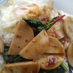 กระเพราหมูยอราดข้าว+ไข่ดาว