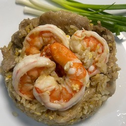 ข้าวผัด 2 ใจ (กุ้ง และ หมูชิ้น) + ไข่ดาว 2 ใบ