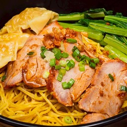 บะหมี่เกี๊ยวกุ้งหมูแดง