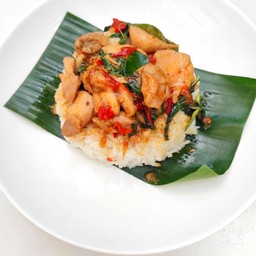 กระเพราไก่เนื้อนุ่มๆ