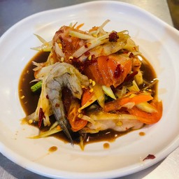 ตำแซลมอลกุ้งสด