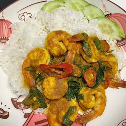 ข้าวผัดพริกแกงใต้กุ้ง