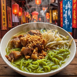 บะหมี่หยกน้ำหมูตุ๋น