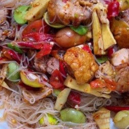 ตำซั่วปลาร้า หมูกรอบ