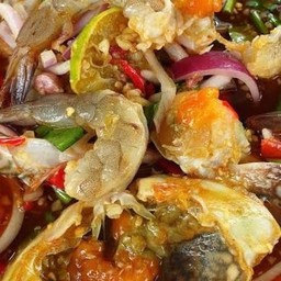 ยำ มะม่วง ปูม้า+กุ้งสด