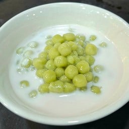 แจ่มจันทร์ บัวลอยกะทิสด