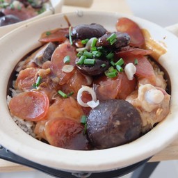 ข้าวอบหม้อดิน ไก่, กุนเชียง, ปลาเค็ม, เห็ดหอม