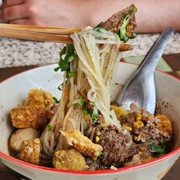 ก๋วยเตี๋ยวเรือเนื้อ