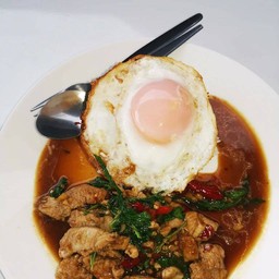 ผัดกะเพราหมูหมัก