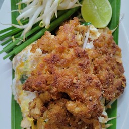 ผัดไทยไ่ก่แซ่บห่อไข่