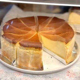 Baspue burnt cheesecake