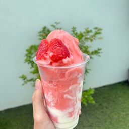 สตรอเบอรี่สมูทตี้โยเกิร์ต