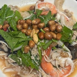 ยำเห็ดรวมกุ้งสดหมูสับ