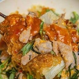 สุกี้แห้ง