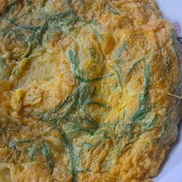 ข้าวราดไข่เจียว ใส่ชะอม