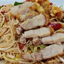 ตำซั่วขนมจีนหมูกรอบ ใส่ถั่วงอก ผักชีฝรั่ง