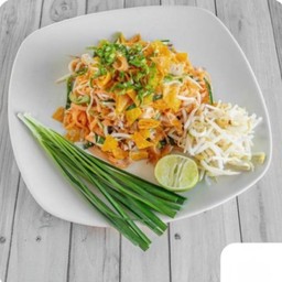 ผัดไทยวุ้นเส้นพิเศษ