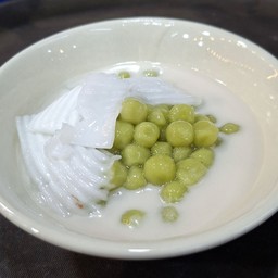 บัวลอยมะพร้าวอ่อน