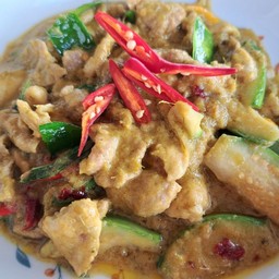 ผัดพริกแกงเขียวหวาน