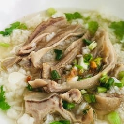 ข้าวต้มกระเพาะหมู