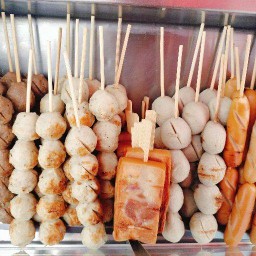 ร้านลูกชิ้นปิ้ง