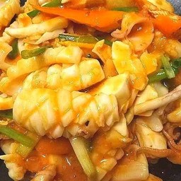 ปลาหมึกไข่เค็มราดข้าว