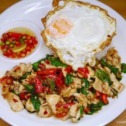 ข้าวไข่ดาว+กระเพราไก่