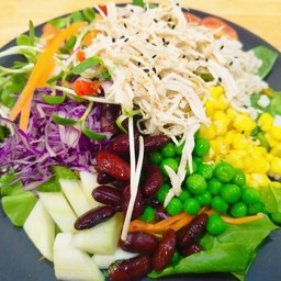 สลัดธัญพืชอกไก่ฉีก