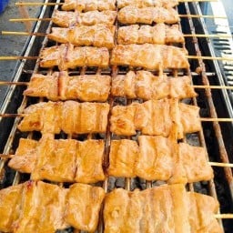 หมูปิ้ง แม่ทองใบ