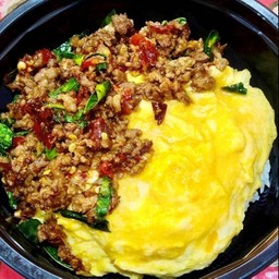 ข้าวกระเพราเนื้อ+ไข่ข้น