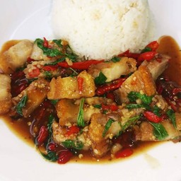 กะเพราหมูกรอบ